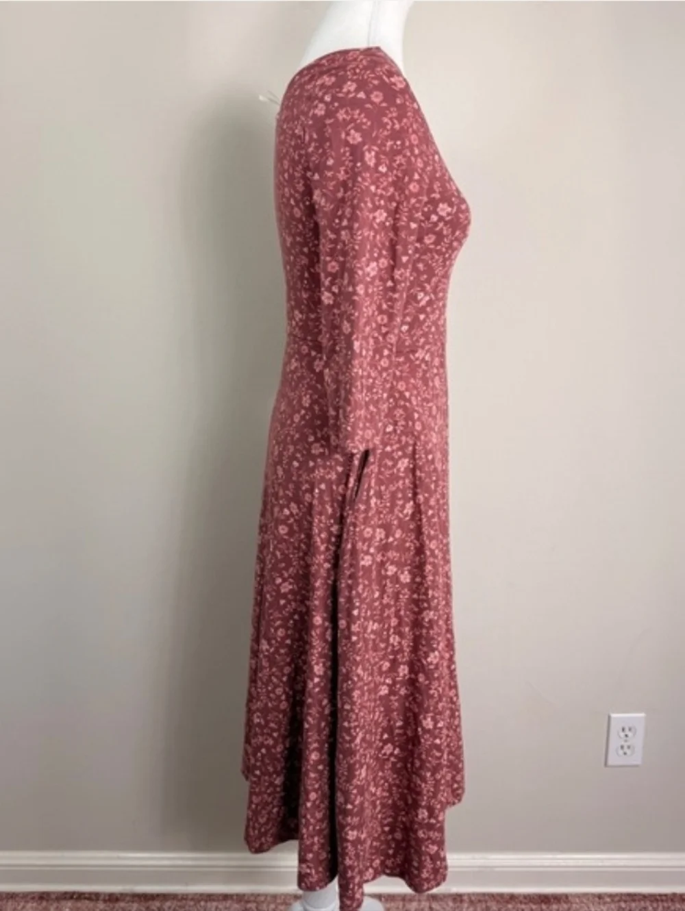 Pact Organic Cotton Fit & Flare Floral V-Neck Midi Party Dress With Pockets - Picture 5 of 9